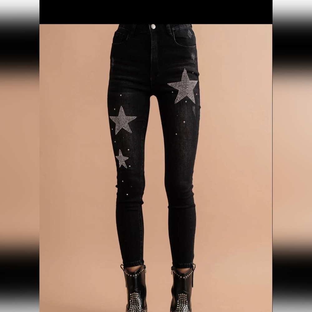 Blue B Rockstar crystal cropped jeans, size L. Distressed black. Like new
